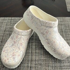 Dansko Molded Nurse Shoes